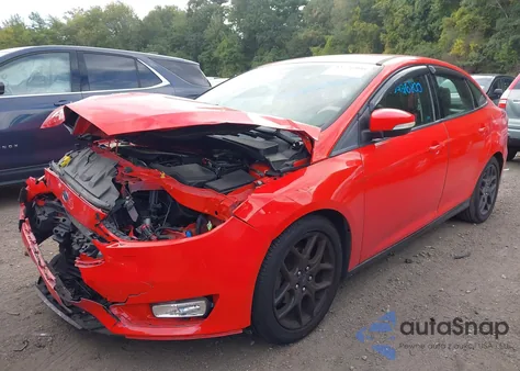 2016 Ford Focus Se z USA, uszkodzony, nr VIN 1FADP3F28GL392957